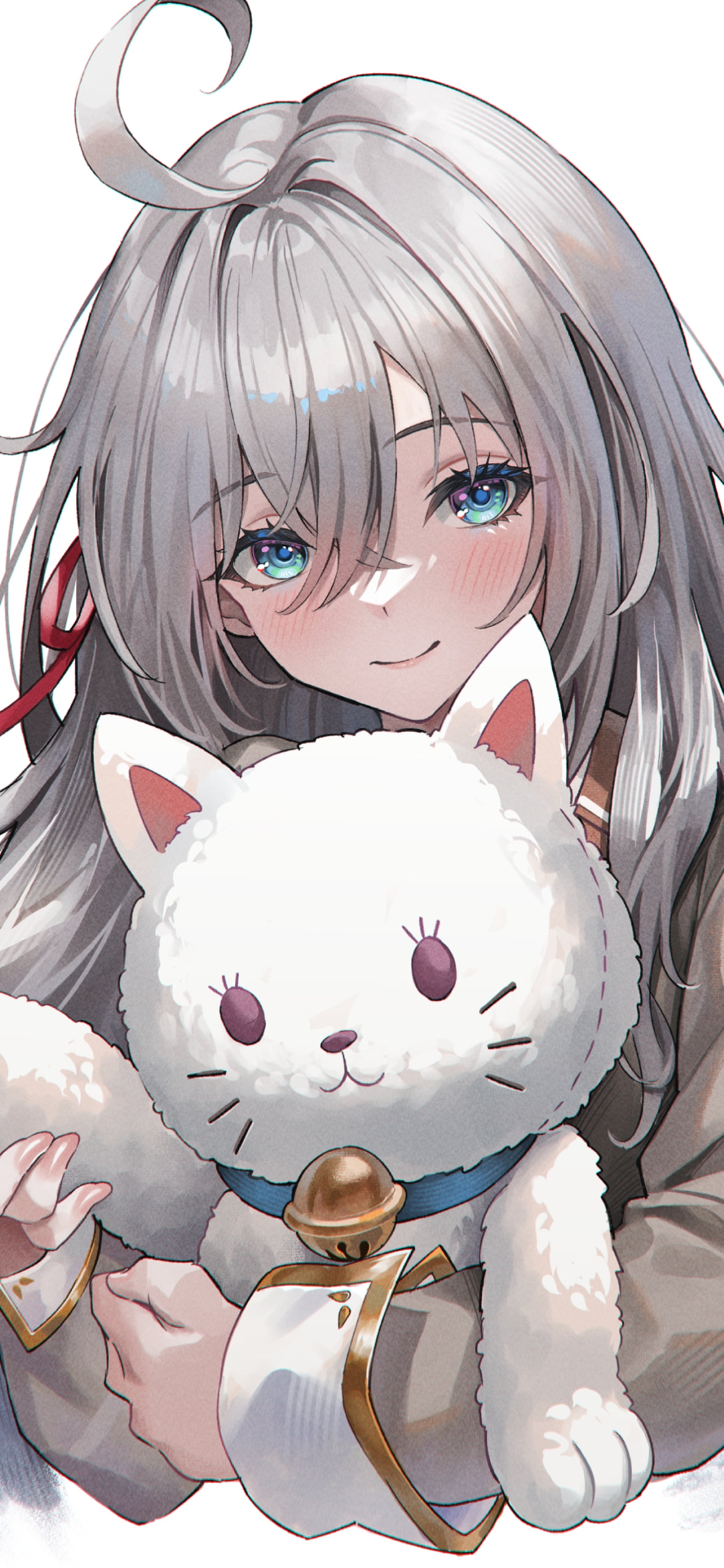 白猫のぬいぐるみを持つアリサ・ミハイロヴナ・九条 / 時々ボソッとロシア語でデレる隣のアーリャさんの1170 x 2532 / スマホ壁紙