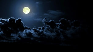 満月と黒雲のデスクトップPC用の壁紙