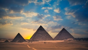 エジプトのピラミッドのデスクトップPC用の壁紙