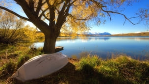 秋の湖畔のデスクトップPC用の壁紙
