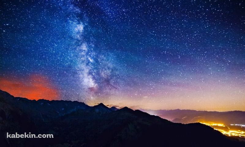 山脈と天の川の壁紙(800px x 480px) 高画質 PC・デスクトップ用