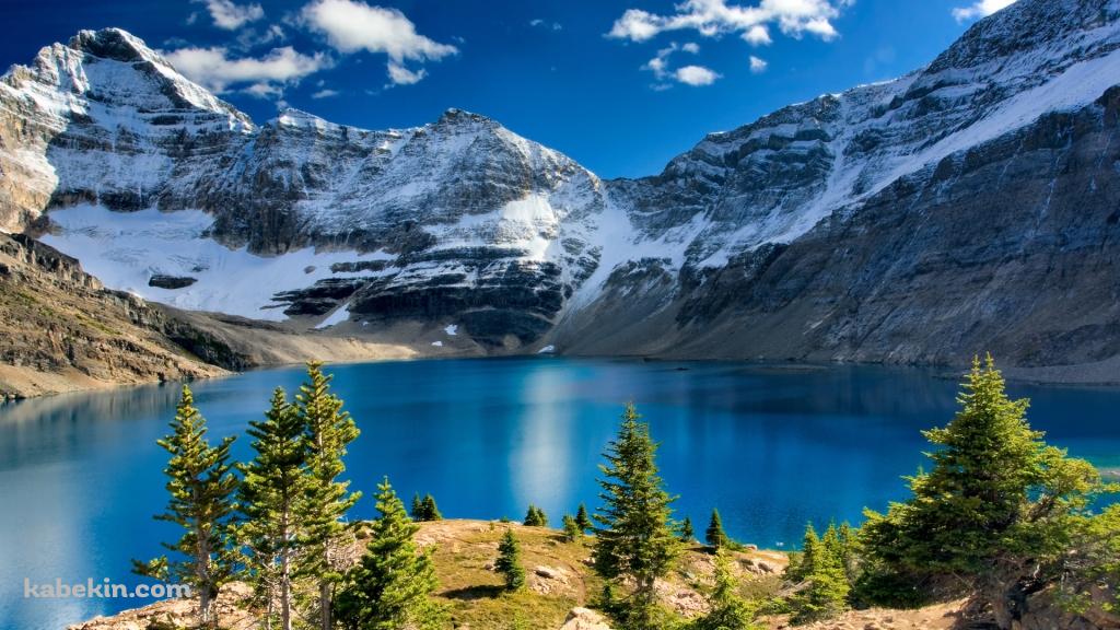 スイス 青い湖と雪山の壁紙(1024px x 576px) 高画質 PC・デスクトップ用