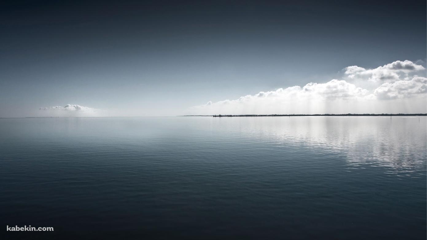 群青色の景色の壁紙(1391px x 783px) 高画質 PC・デスクトップ用