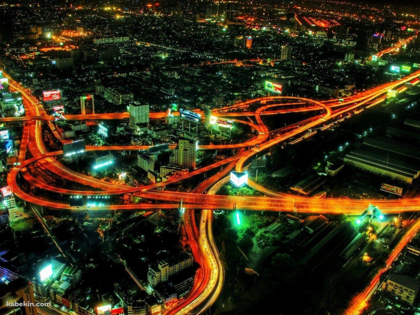 夜の光る高速道路の壁紙(1440px x 1080px) 高画質 PC・デスクトップ用