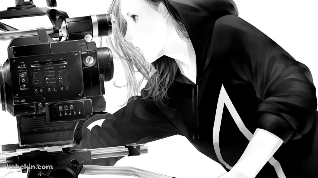 カメラを覗く女性の壁紙(1051px x 591px) 高画質 PC・デスクトップ用
