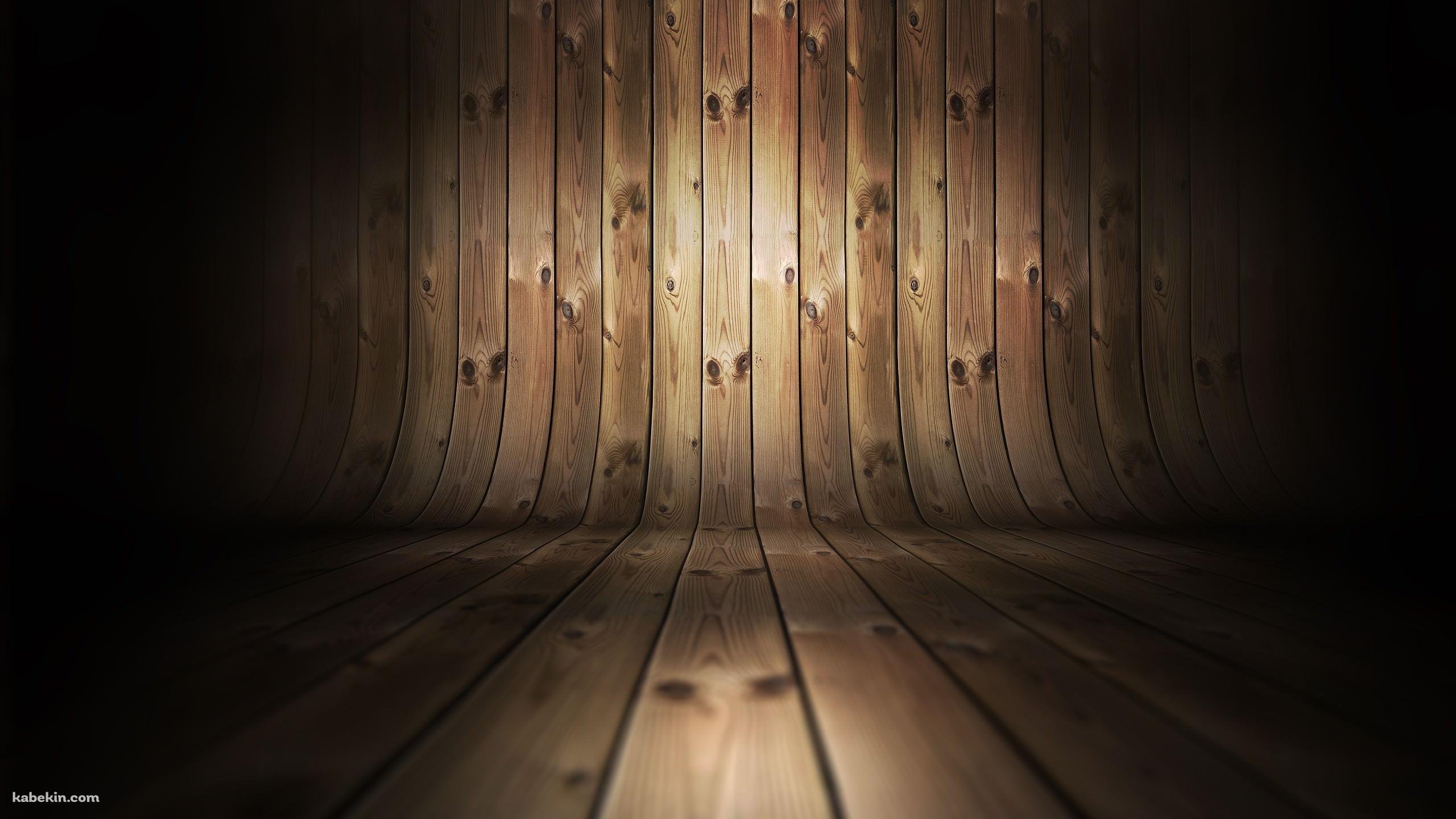 曲がったダークブラウンの木の壁紙(2560px x 1440px) 高画質 PC・デスクトップ用