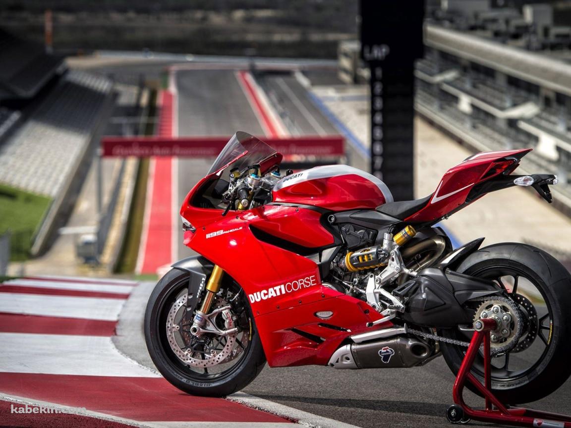 ドルカッティ 赤のバイクの壁紙(1152px x 864px) 高画質 PC・デスクトップ用
