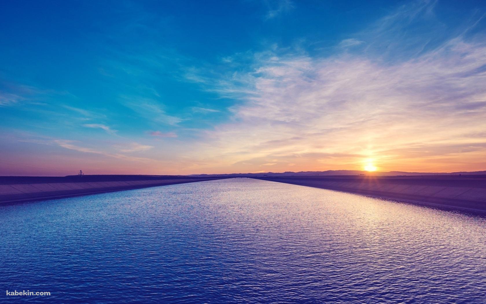 青い海 防波堤 夕日の壁紙(1680px x 1050px) 高画質 PC・デスクトップ用