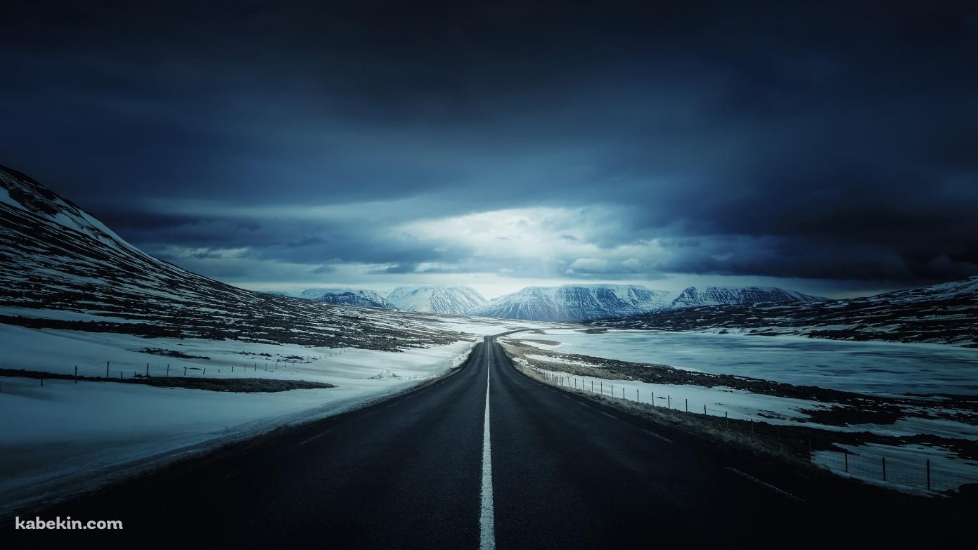 冬の道路の壁紙(1391px x 783px) 高画質 PC・デスクトップ用