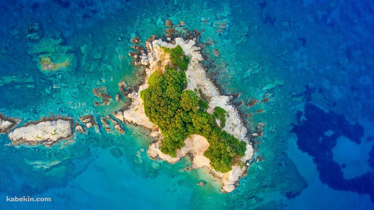 上から俯瞰した無人島 離島の壁紙(1280px x 720px) 高画質 PC・デスクトップ用