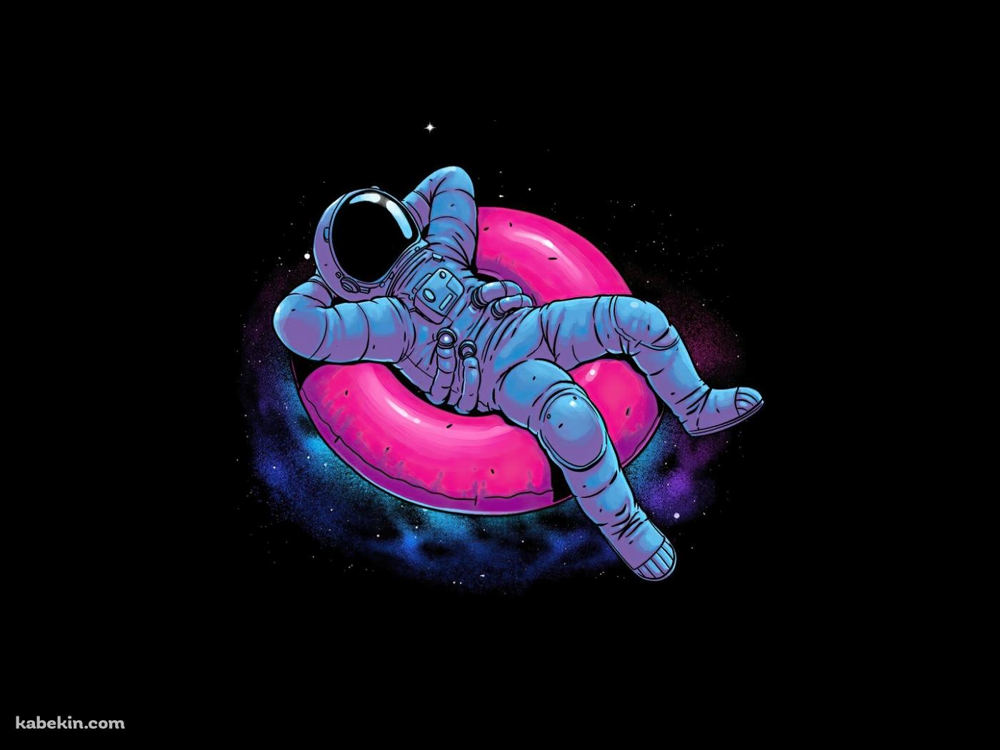 宇宙 ピンクの浮き輪でリラックスする宇宙飛行士の壁紙(1400px x 1050px) 高画質 PC・デスクトップ用