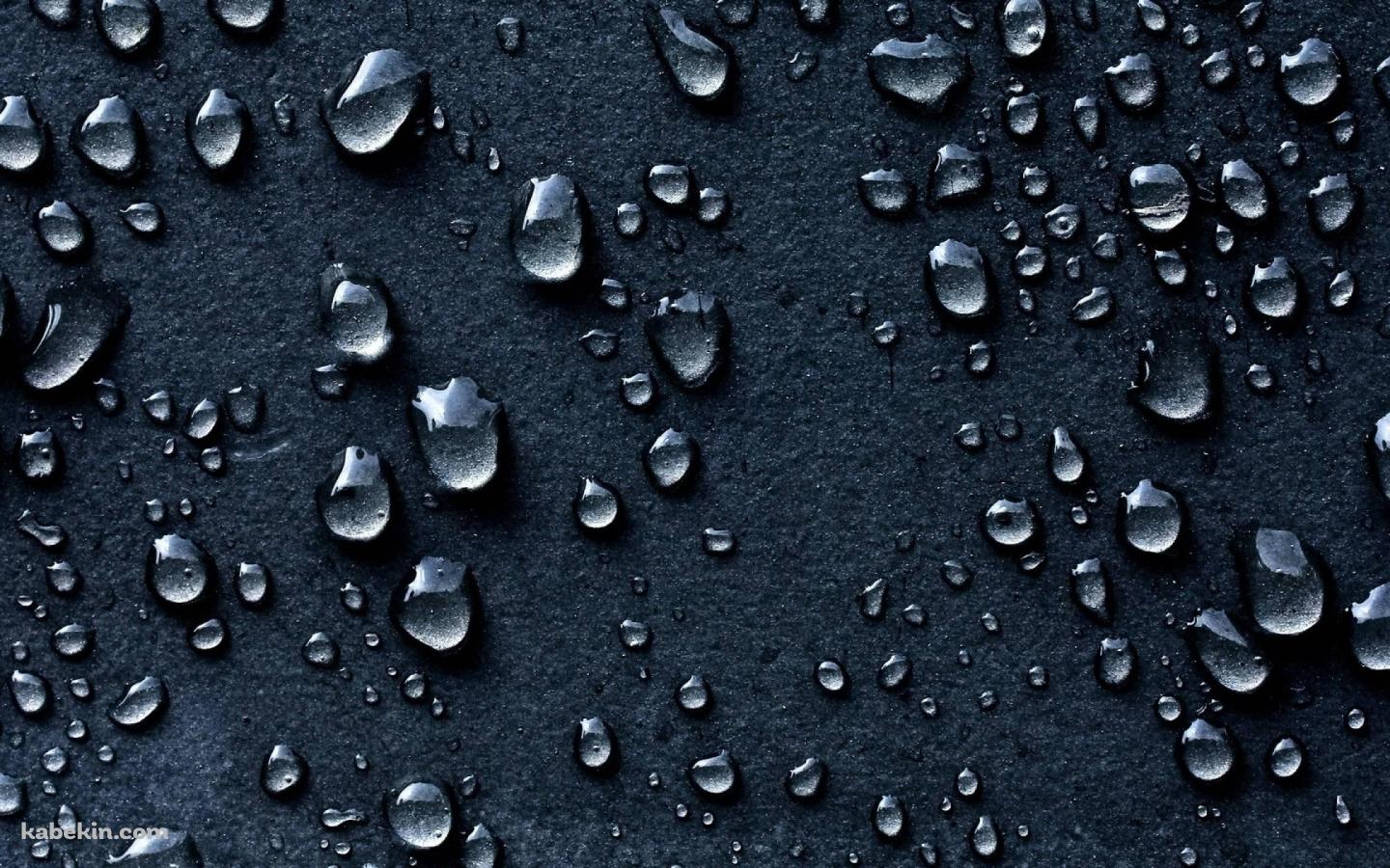 水滴のついた壁面の壁紙(1440px x 900px) 高画質 PC・デスクトップ用