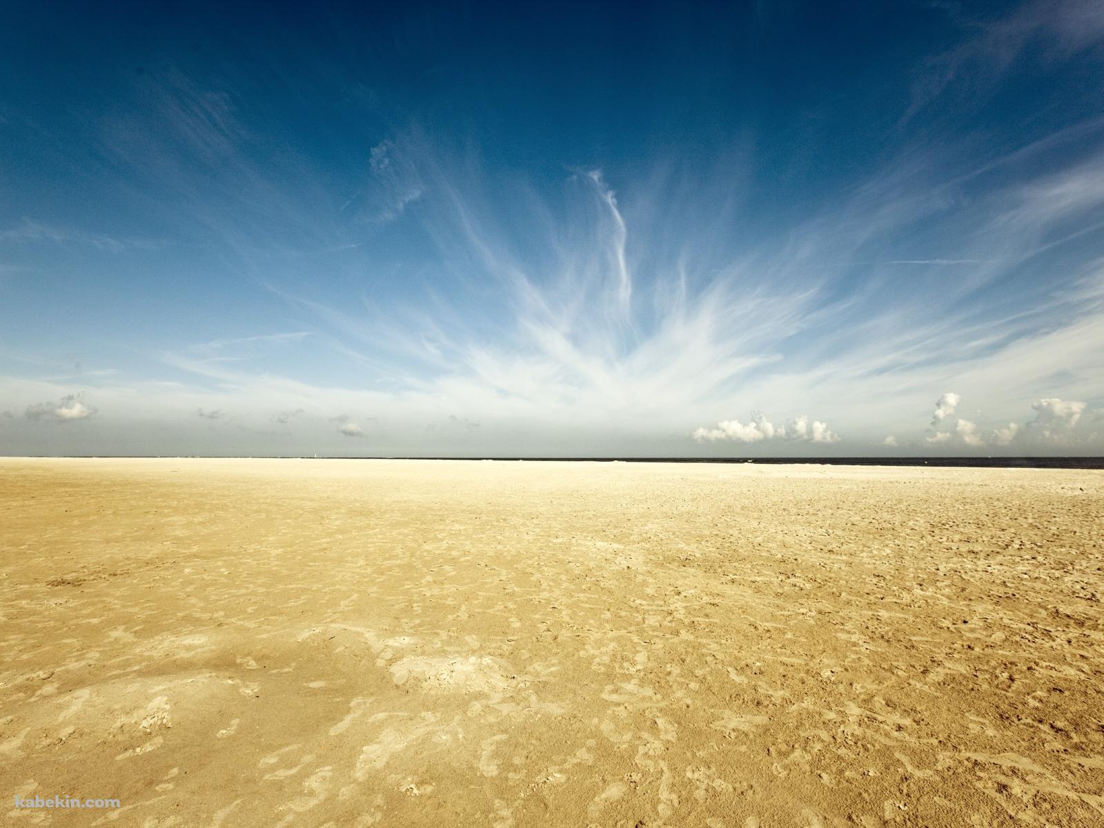 続く砂浜の壁紙(1600px x 1200px) 高画質 PC・デスクトップ用