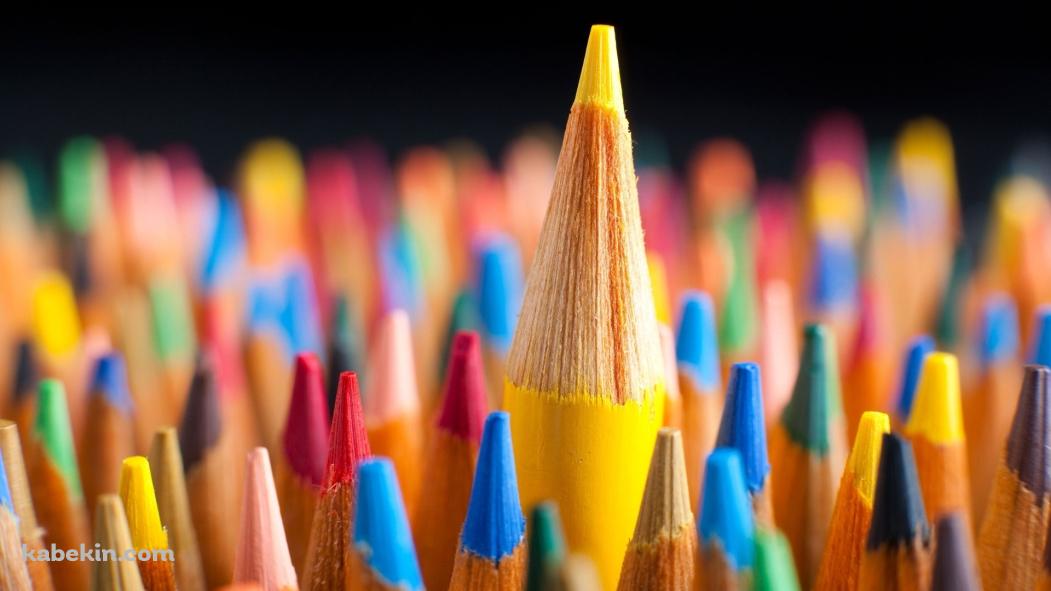 カラフルな色鉛筆の壁紙(1051px x 591px) 高画質 PC・デスクトップ用