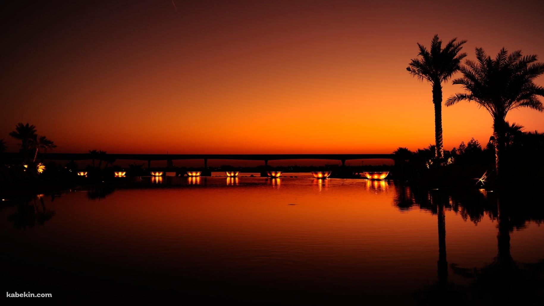 夕暮れ オレンジに染まる南国の景色の壁紙(1829px x 1029px) 高画質 PC・デスクトップ用