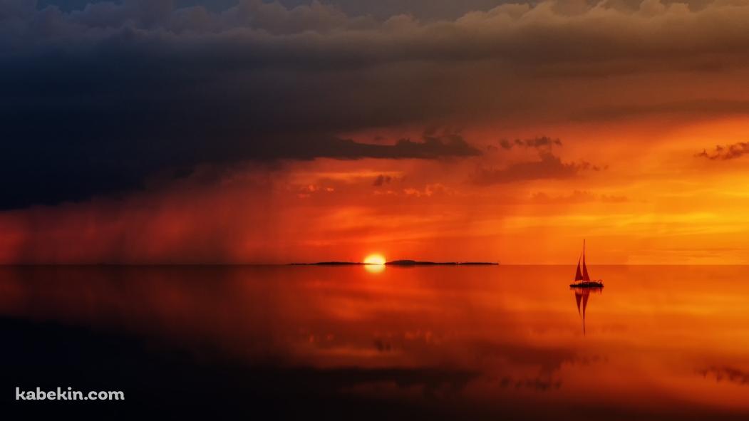 夕暮れ ヨット 航行の壁紙(1051px x 591px) 高画質 PC・デスクトップ用