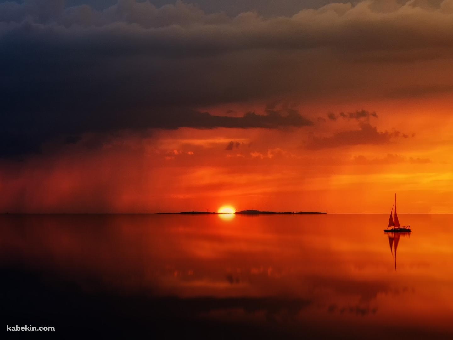 夕暮れ ヨット 航行の壁紙(1440px x 1080px) 高画質 PC・デスクトップ用