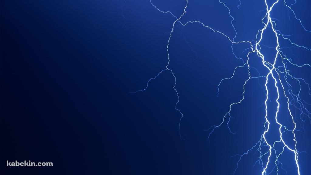 ライトニング 雷鳴の壁紙(1024px x 576px) 高画質 PC・デスクトップ用