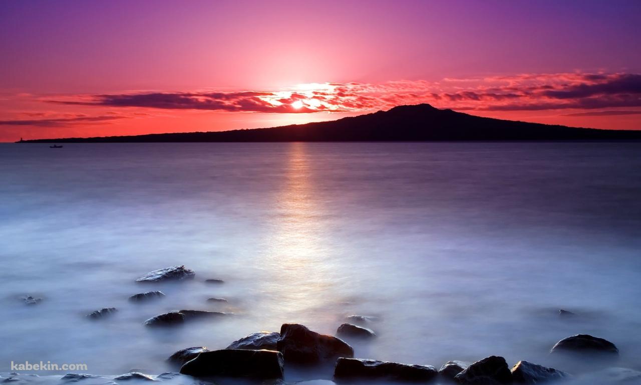 朝靄立ち込める風景の壁紙(1280px x 768px) 高画質 PC・デスクトップ用