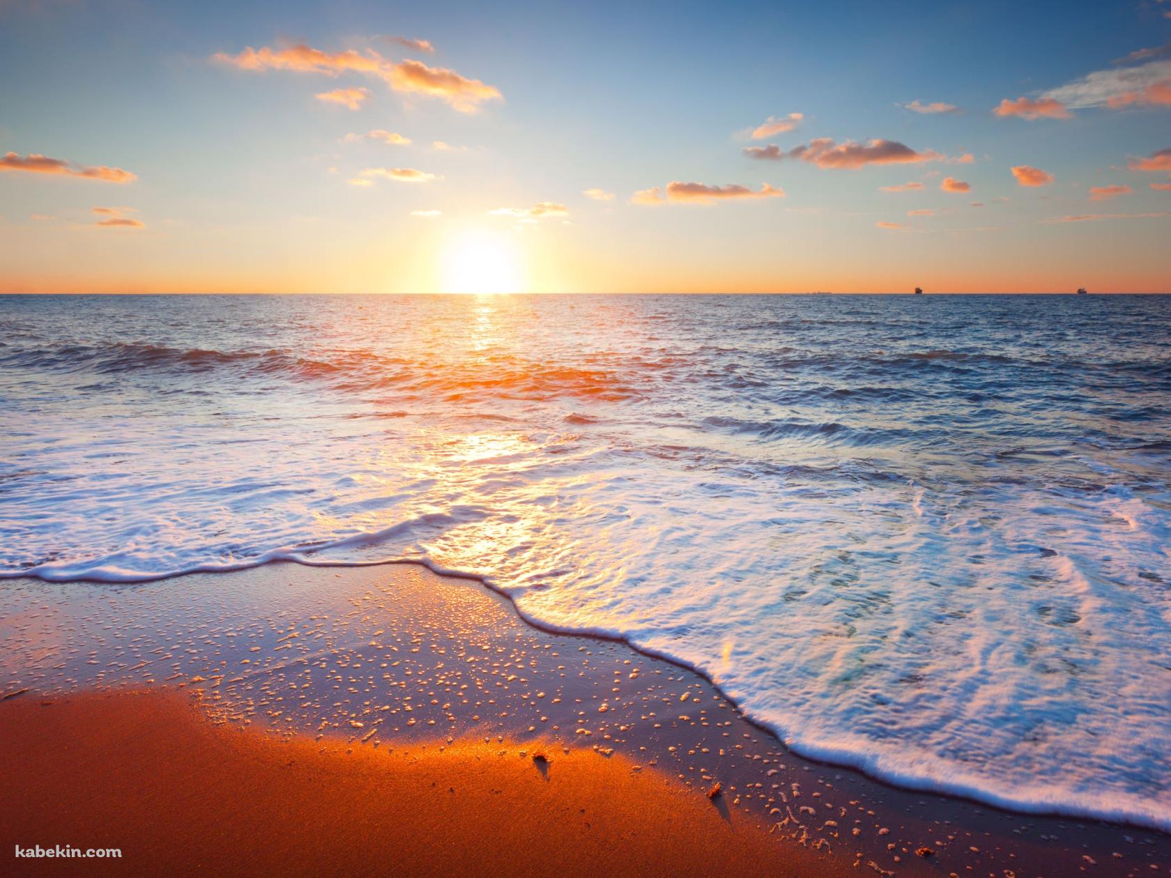 夕暮れの綺麗な海の壁紙(1680px x 1260px) 高画質 PC・デスクトップ用
