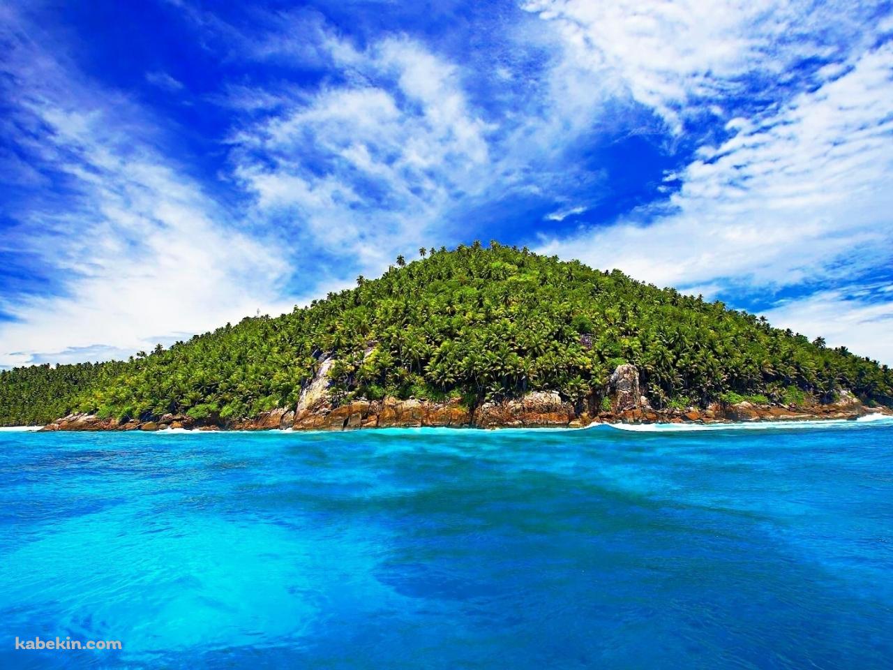 海に囲まれた無人島の壁紙(1280px x 960px) 高画質 PC・デスクトップ用