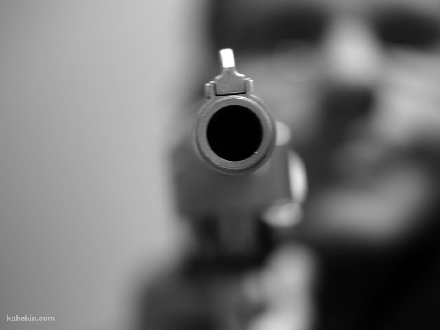 銃口をむけた男の壁紙(1400px x 1050px) 高画質 PC・デスクトップ用