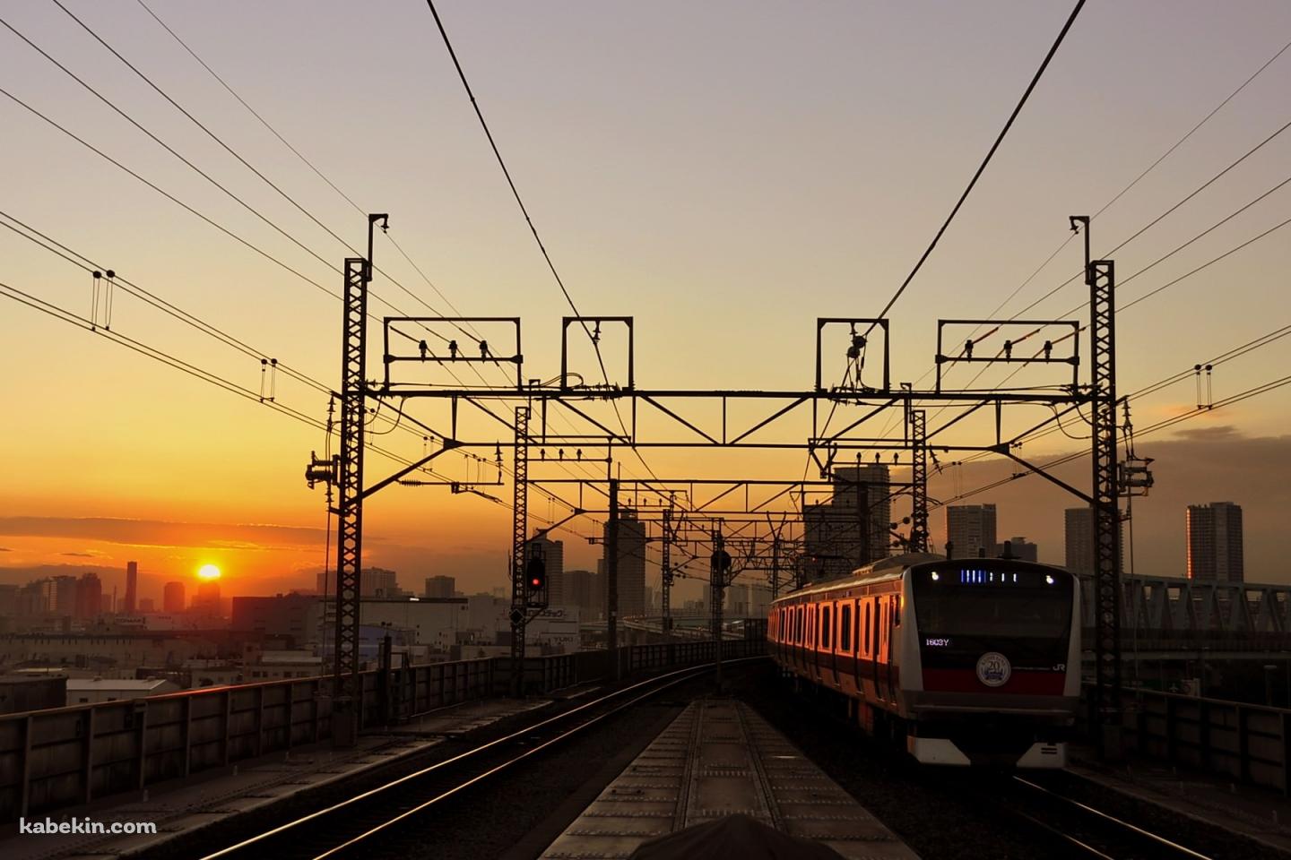 夕日と電車の壁紙(1440px x 960px) 高画質 PC・デスクトップ用