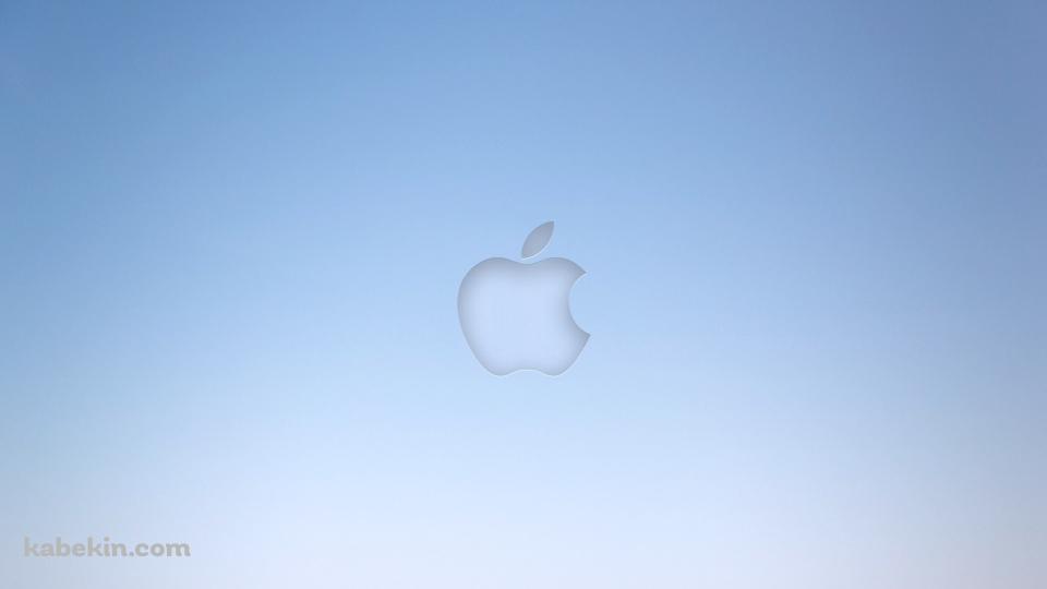 淡い水色のAppleロゴ グラデーションの壁紙(960px x 540px) 高画質 PC・デスクトップ用