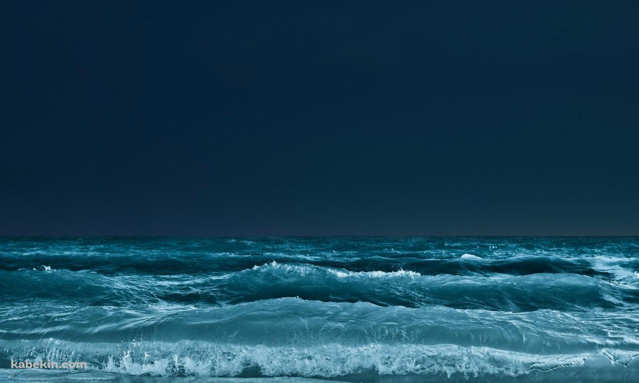 夜の海 押し寄せる波の壁紙(1280px x 768px) 高画質 PC・デスクトップ用
