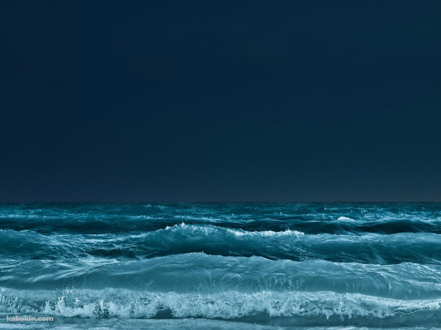 夜の海 押し寄せる波の壁紙(1440px x 1080px) 高画質 PC・デスクトップ用