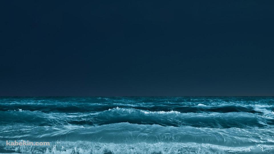 夜の海 押し寄せる波の壁紙(960px x 540px) 高画質 PC・デスクトップ用
