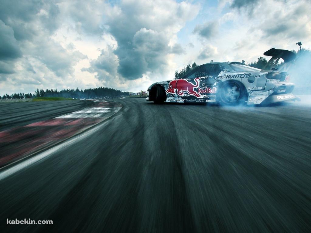 レッドブルの車のドリフトの壁紙(1024px x 768px) 高画質 PC・デスクトップ用