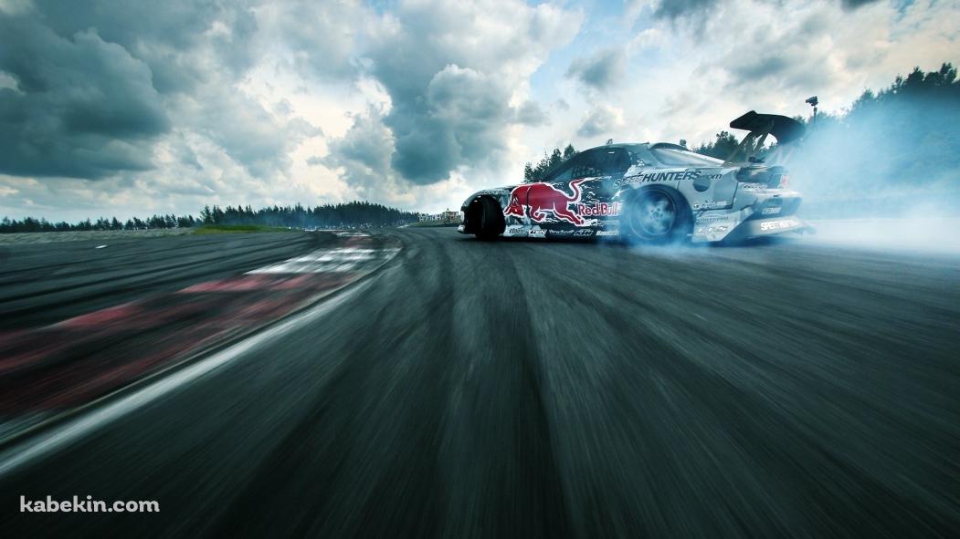 レッドブルの車のドリフトの壁紙(1051px x 591px) 高画質 PC・デスクトップ用