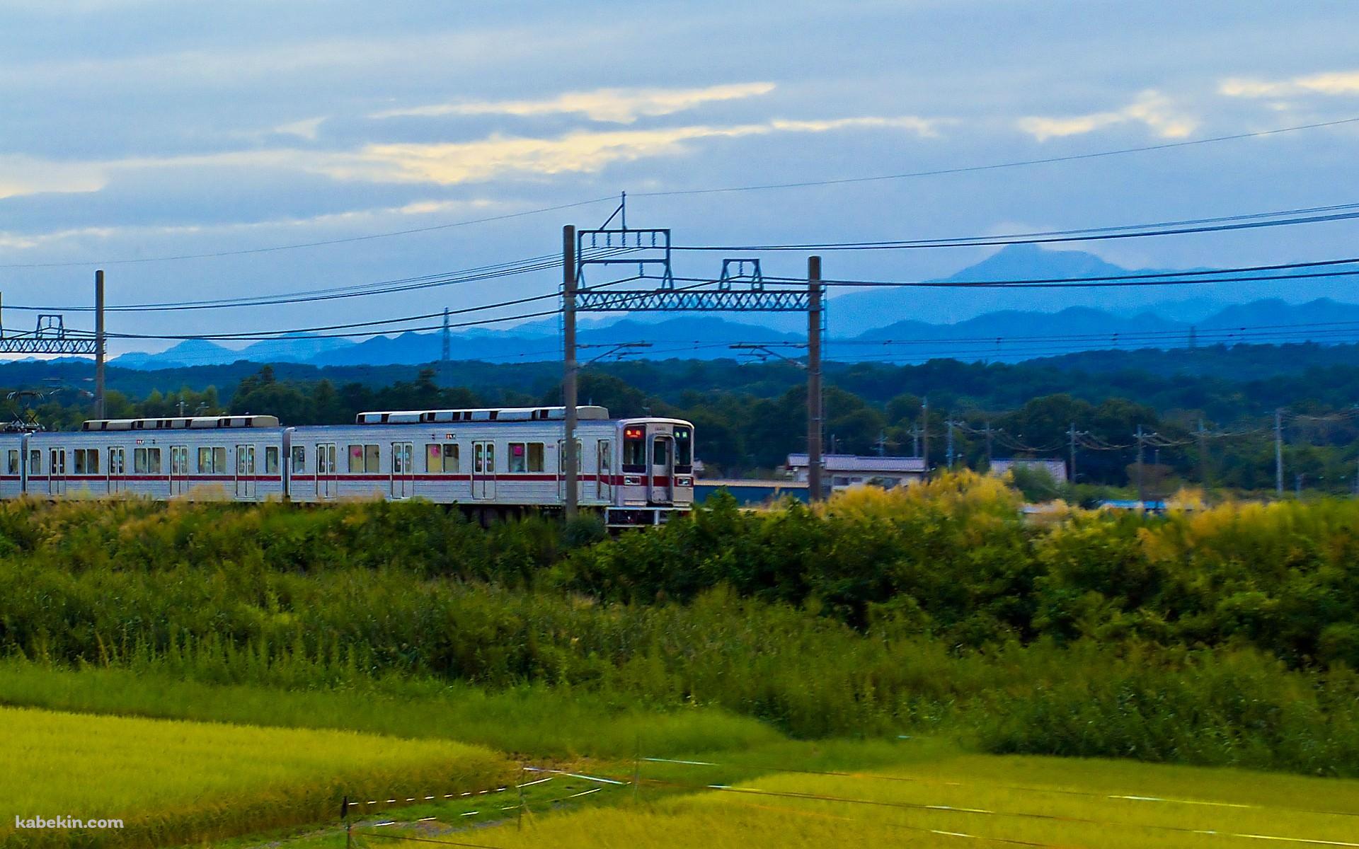 疾走する電車の壁紙(1920px x 1200px) 高画質 PC・デスクトップ用