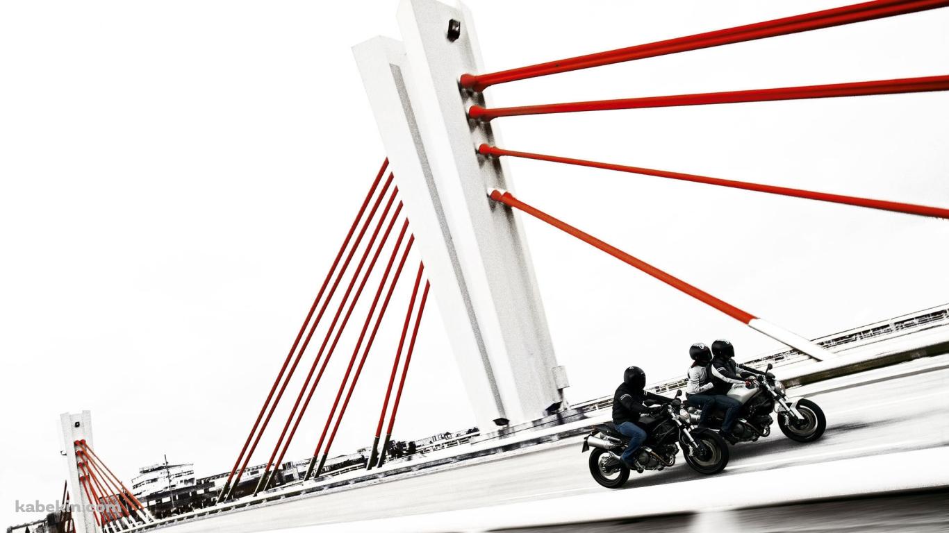 バイク ツーリングの壁紙(1366px x 768px) 高画質 PC・デスクトップ用