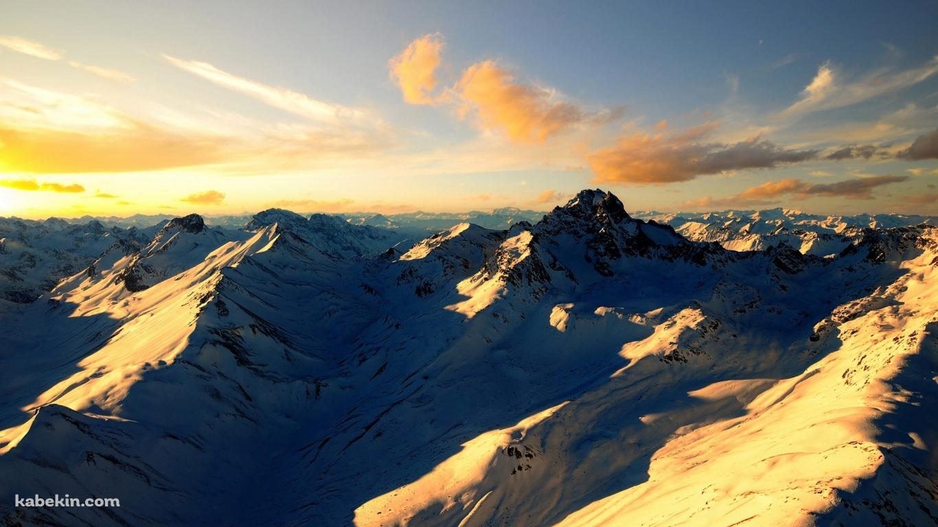 スイスのアルプスの山の壁紙(1366px x 768px) 高画質 PC・デスクトップ用