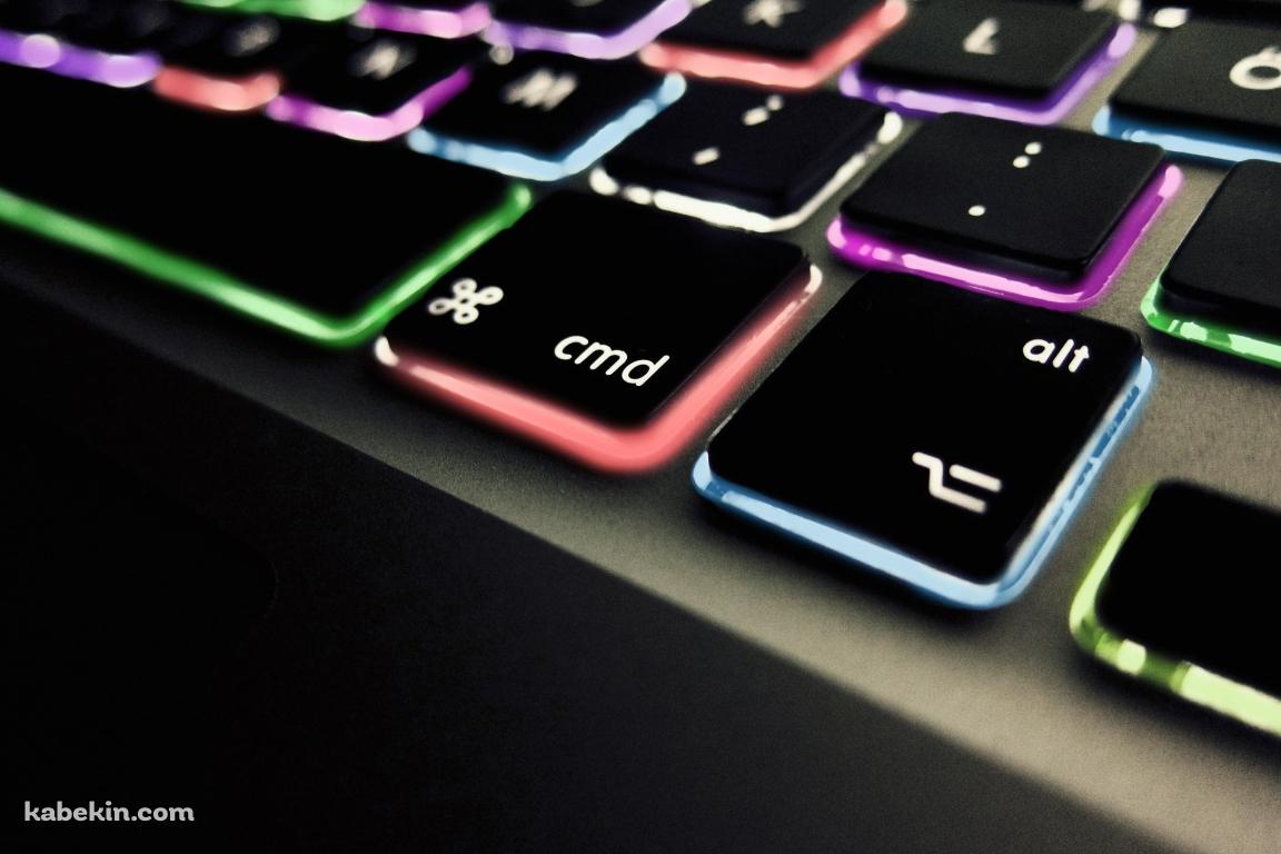 光るキーボードの壁紙(1152px x 768px) 高画質 PC・デスクトップ用
