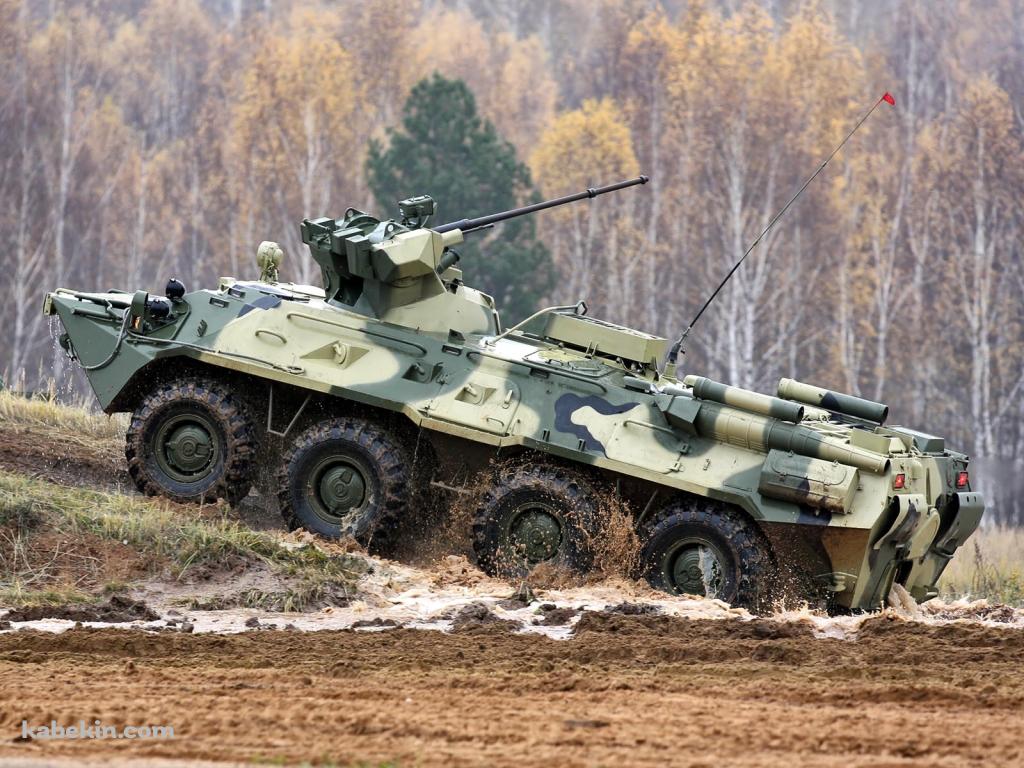 迷彩柄の戦車の壁紙(1024px x 768px) 高画質 PC・デスクトップ用