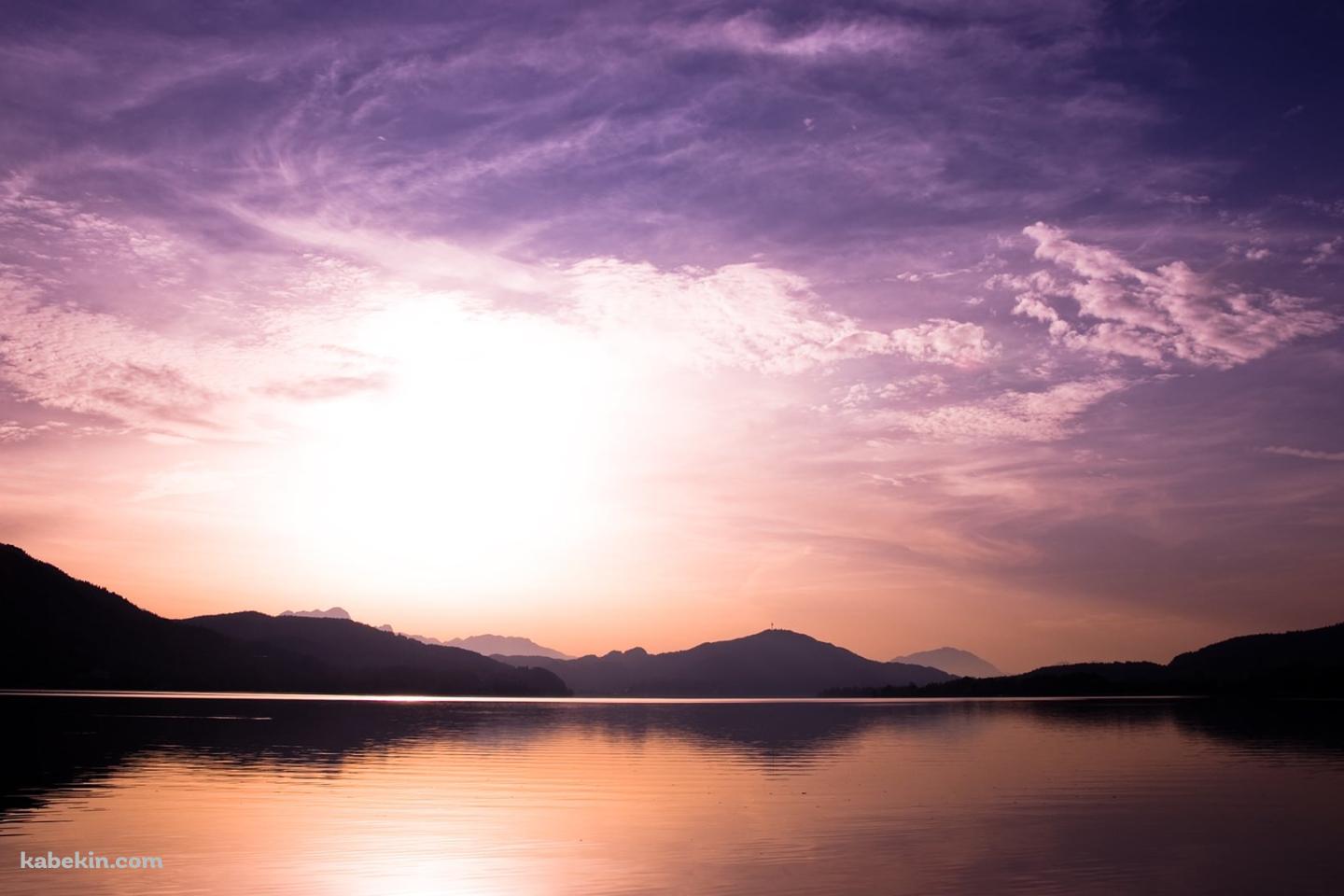 紫の湖の壁紙(1440px x 960px) 高画質 PC・デスクトップ用