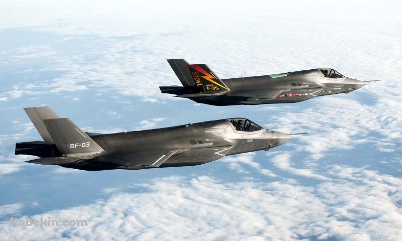 2機の戦闘機の壁紙(800px x 480px) 高画質 PC・デスクトップ用