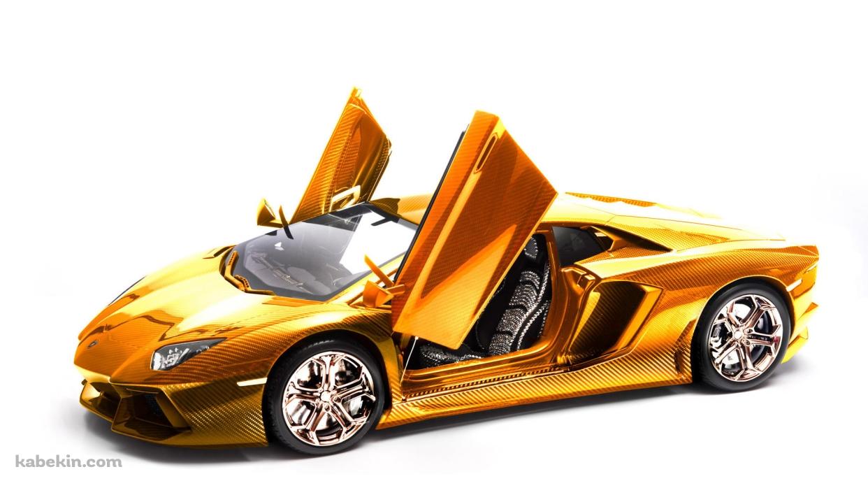 金色のランボルギーニ・アヴェンタドールの壁紙(1242px x 698px) 高画質 PC・デスクトップ用