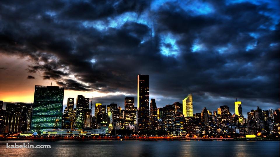 曇り空の下の都会の壁紙(960px x 540px) 高画質 PC・デスクトップ用