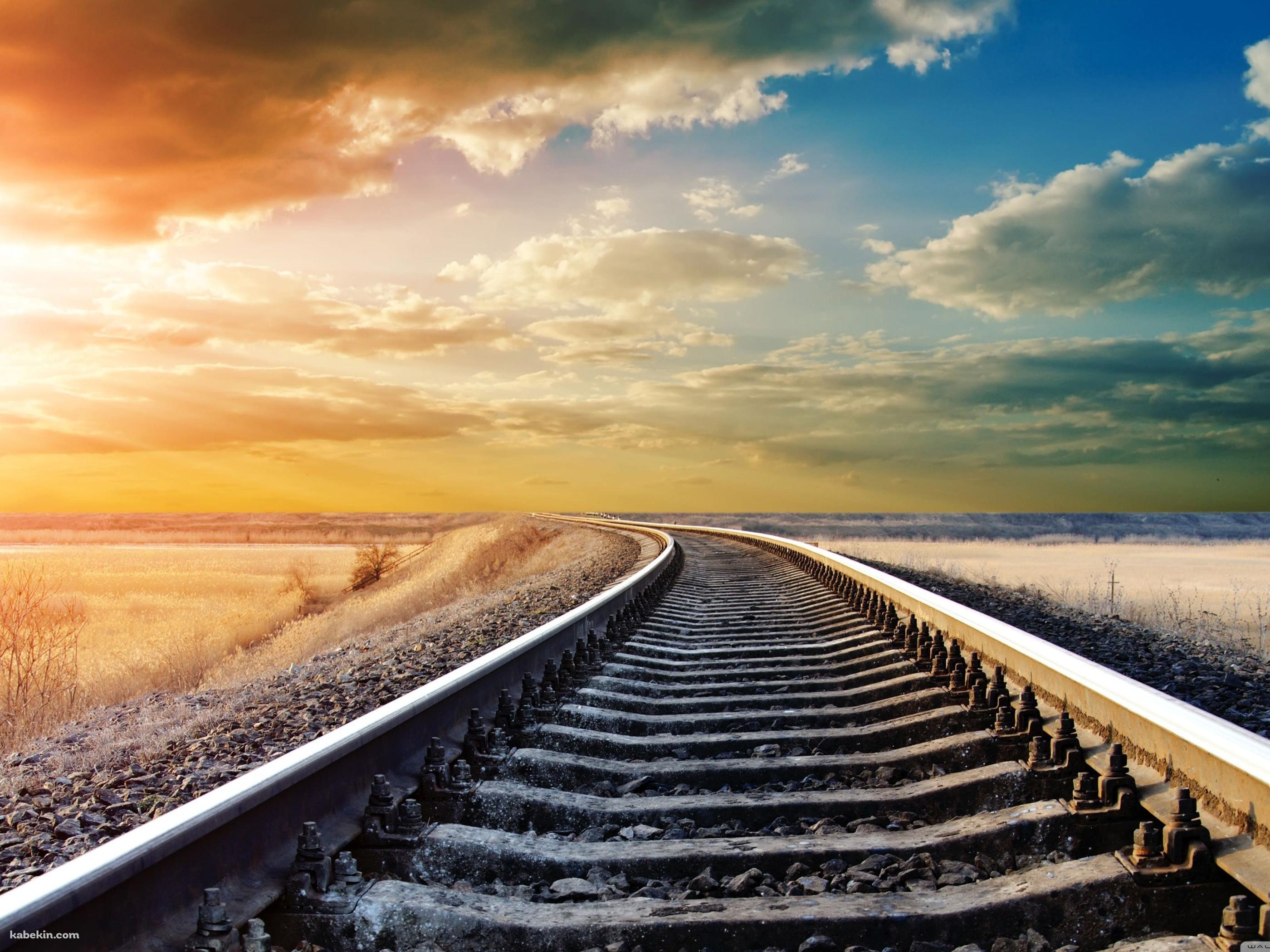 左に曲がる線路の壁紙(2800px x 2100px) 高画質 PC・デスクトップ用
