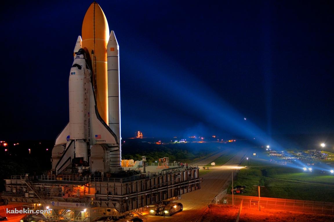 ライトアップされたスペースシャトルの壁紙(1152px x 768px) 高画質 PC・デスクトップ用