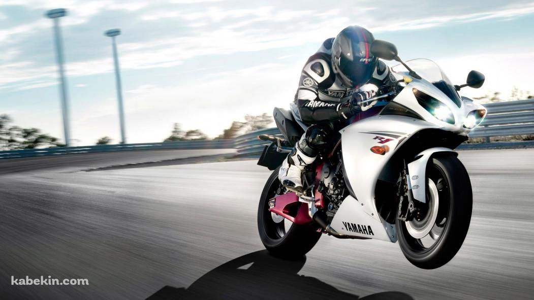 YAMAHA R1の壁紙(1051px x 591px) 高画質 PC・デスクトップ用