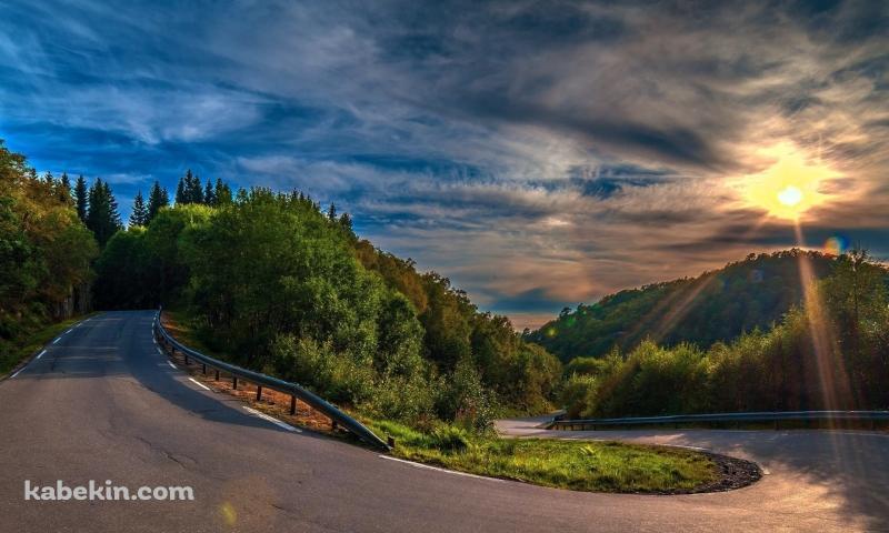 夕日射す峠の壁紙(800px x 480px) 高画質 PC・デスクトップ用