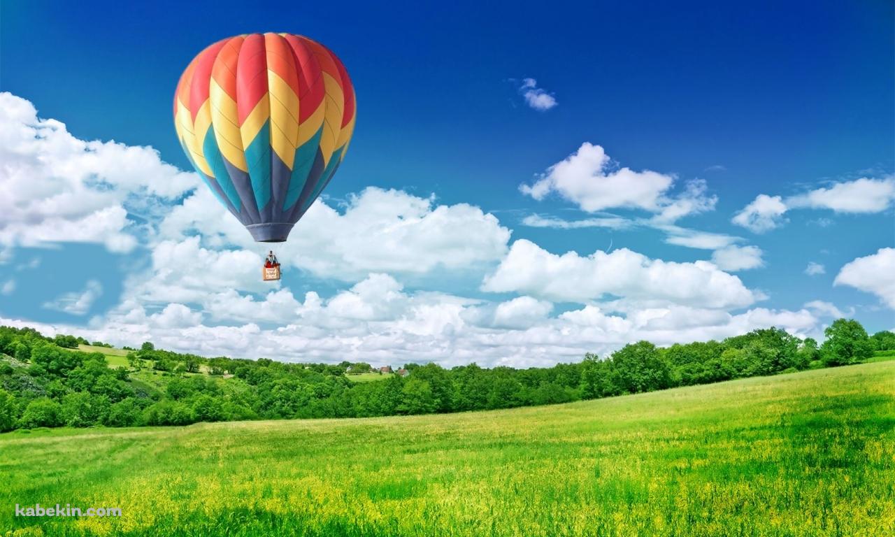 空飛ぶ気球の壁紙(1280px x 768px) 高画質 PC・デスクトップ用