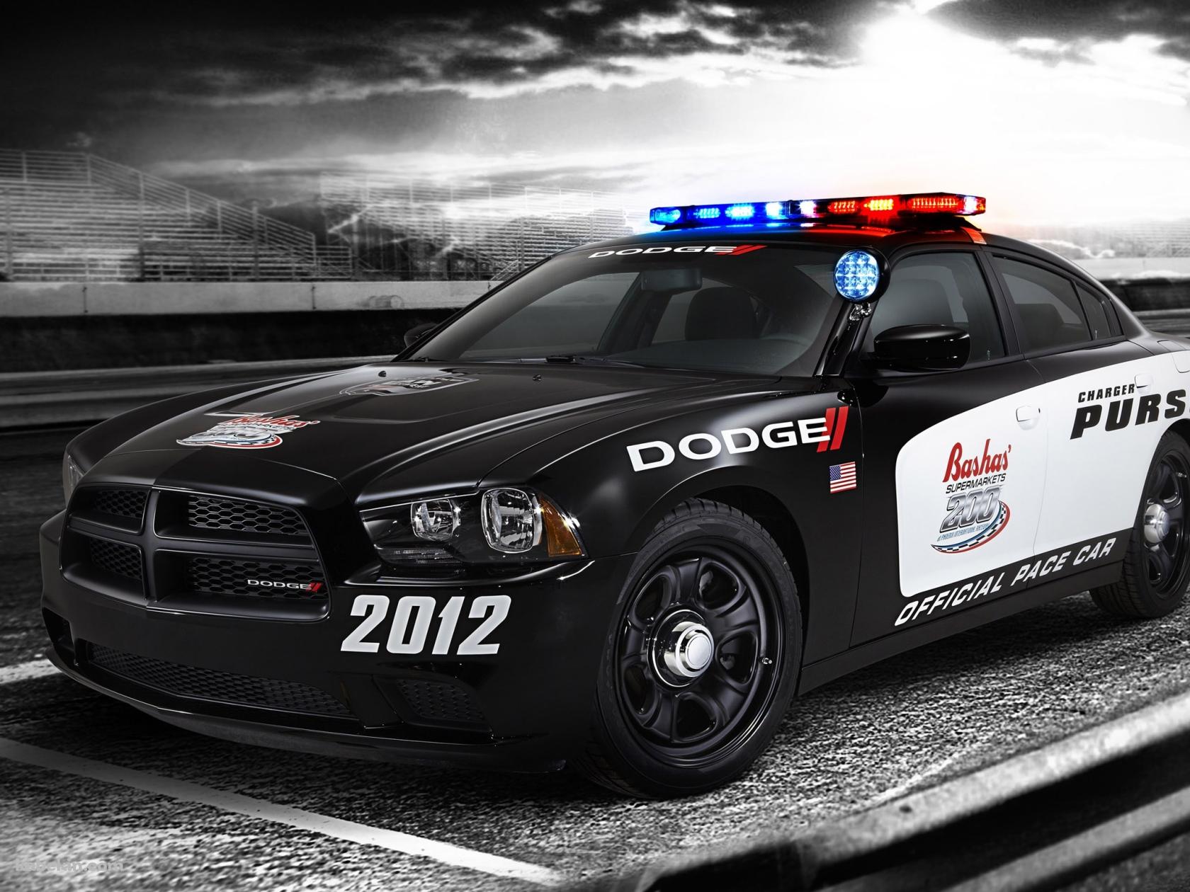 ダッジ 警察車両 パトカーの壁紙(1680px x 1260px) 高画質 PC・デスクトップ用