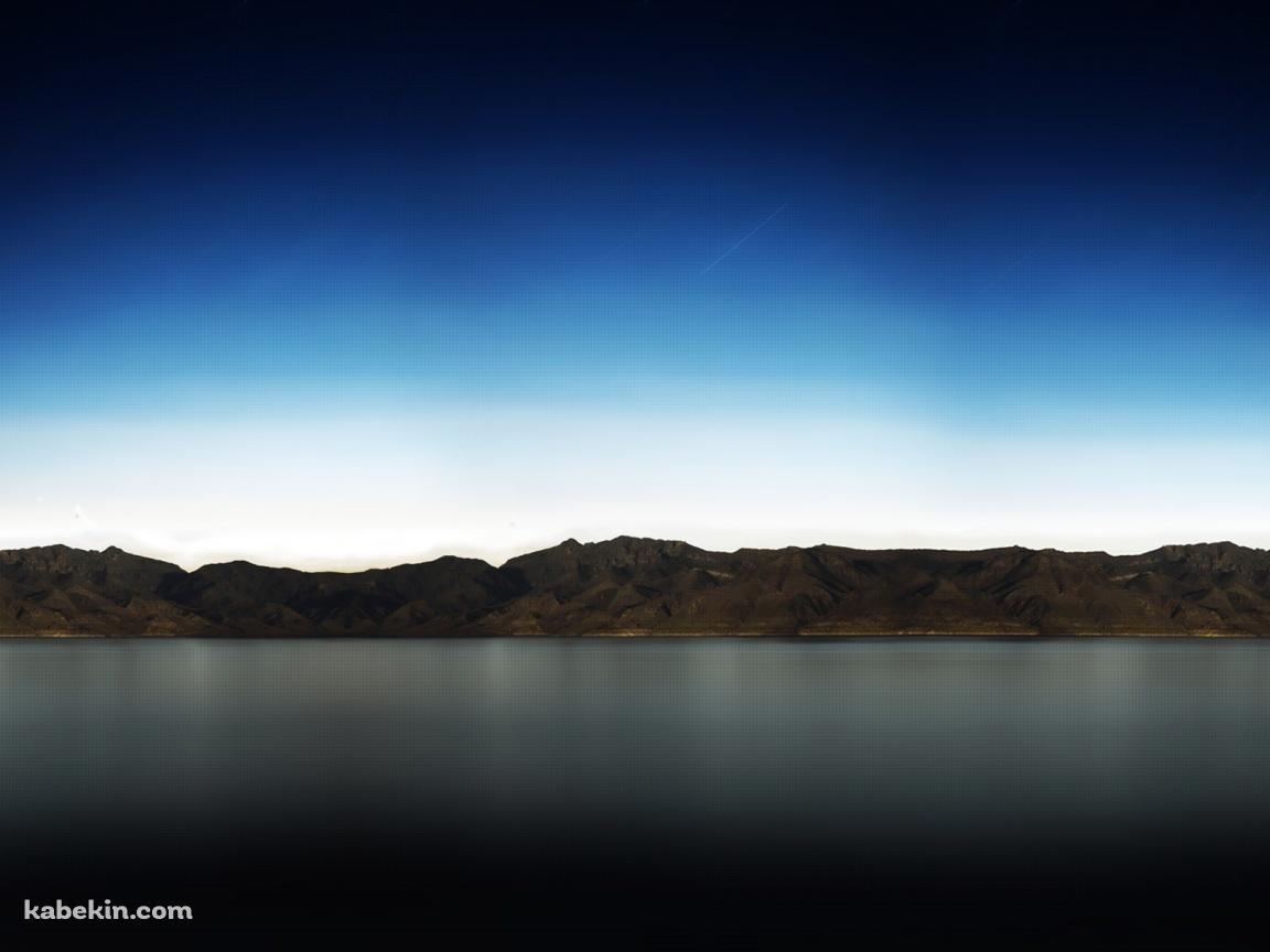 青い空と茶色の山の壁紙(1152px x 864px) 高画質 PC・デスクトップ用