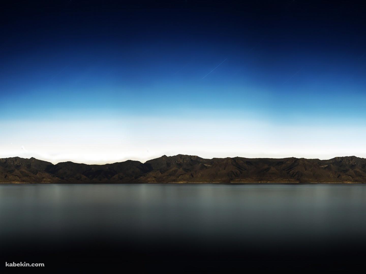 青い空と茶色の山の壁紙(1440px x 1080px) 高画質 PC・デスクトップ用